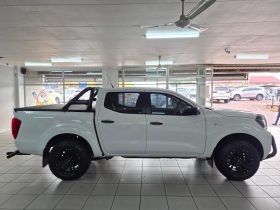 Nissan Navara 2.5D Xe D Cab