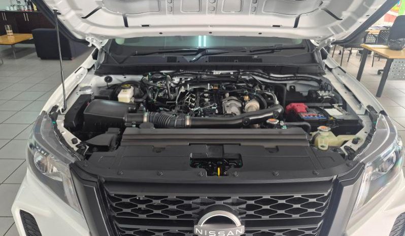 
								Nissan Navara 2.5D Xe D Cab full									