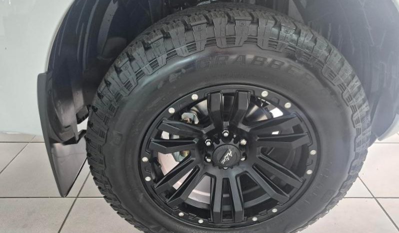 
								Nissan Navara 2.5D Xe D Cab full									