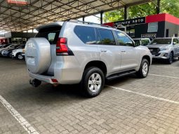 
										Toyota Land Cruiser Prado 3.0DT Tx At full									