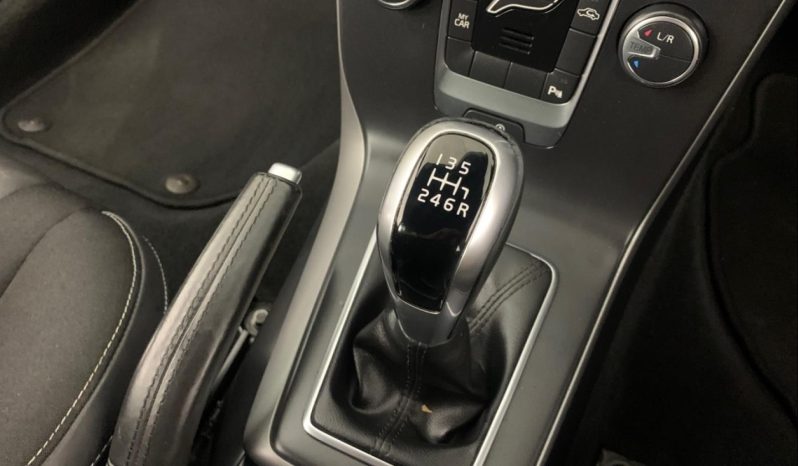 
								Volvo V40 T3 Kinetic full									
