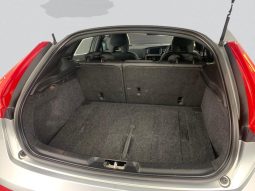 
										Volvo V40 T3 Kinetic full									