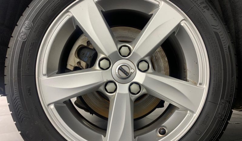 
								Volvo V40 T3 Kinetic full									
