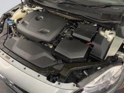 
										Volvo V40 T3 Kinetic full									