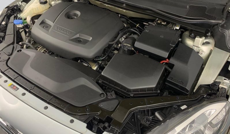 
								Volvo V40 T3 Kinetic full									