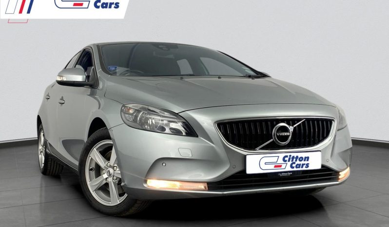 
								Volvo V40 T3 Kinetic full									