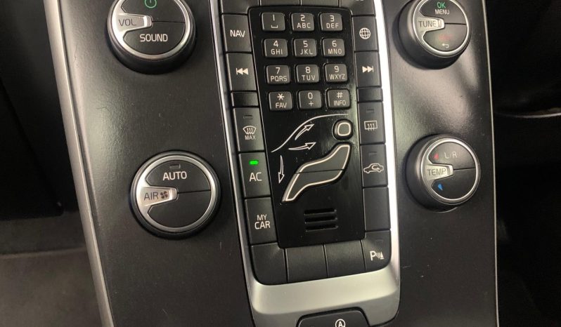 
								Volvo V40 T3 Kinetic full									