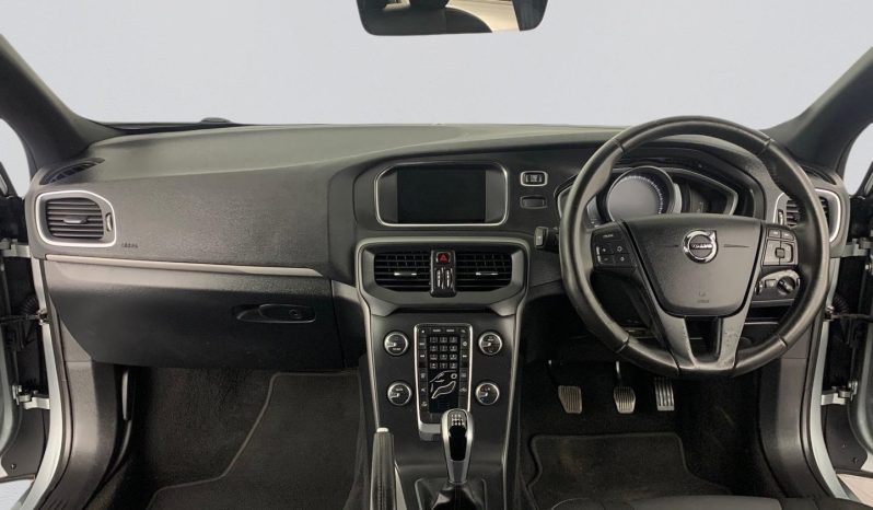 
								Volvo V40 T3 Kinetic full									