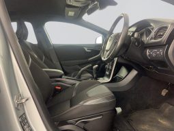
										Volvo V40 T3 Kinetic full									