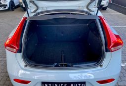 
										Volvo V40 T4 Elite Powershift full									