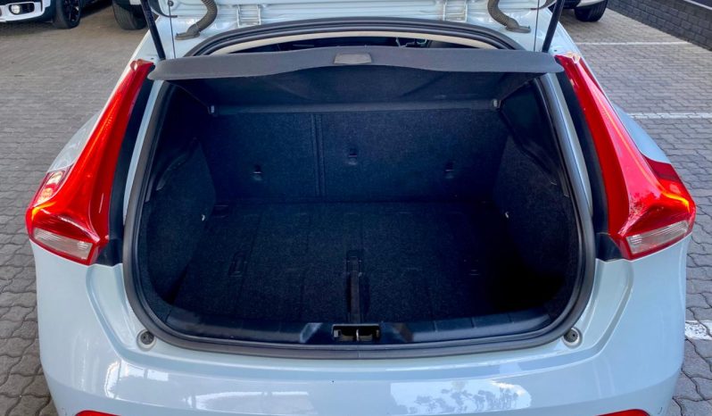 
								Volvo V40 T4 Elite Powershift full									