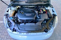 
										Volvo V40 T4 Elite Powershift full									
