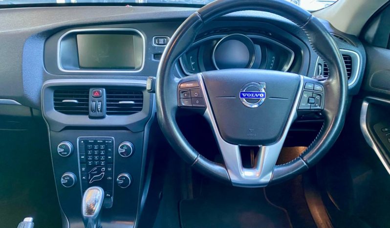 
								Volvo V40 T4 Elite Powershift full									