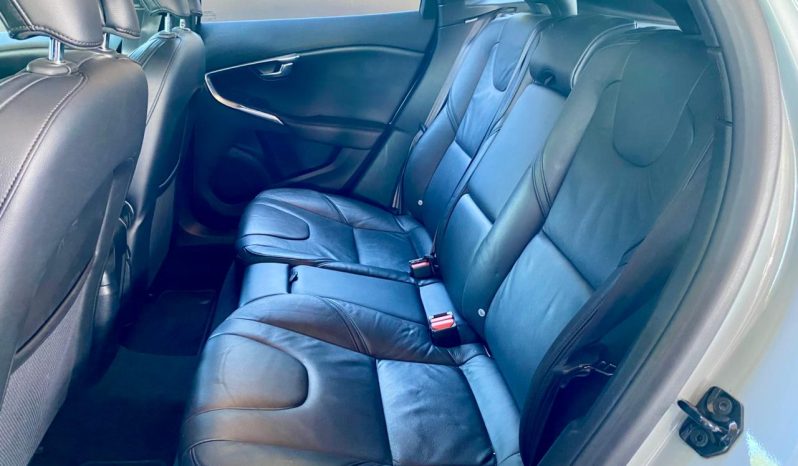 
								Volvo V40 T4 Elite Powershift full									
