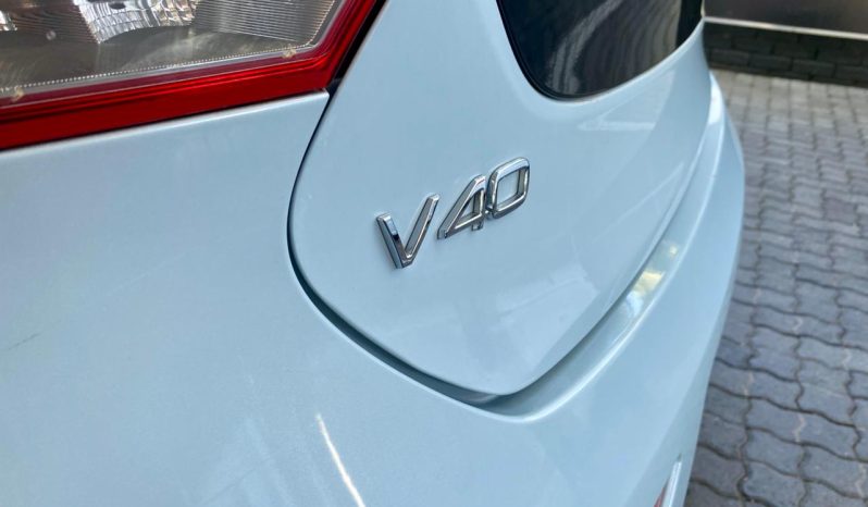 
								Volvo V40 T4 Elite Powershift full									