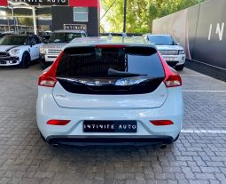 
										Volvo V40 T4 Elite Powershift full									