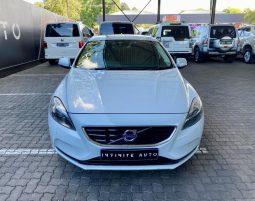 
										Volvo V40 T4 Elite Powershift full									