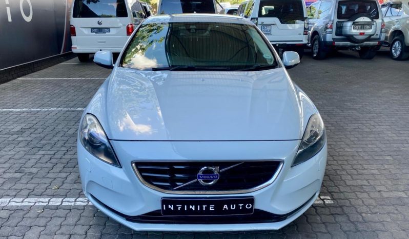 
								Volvo V40 T4 Elite Powershift full									