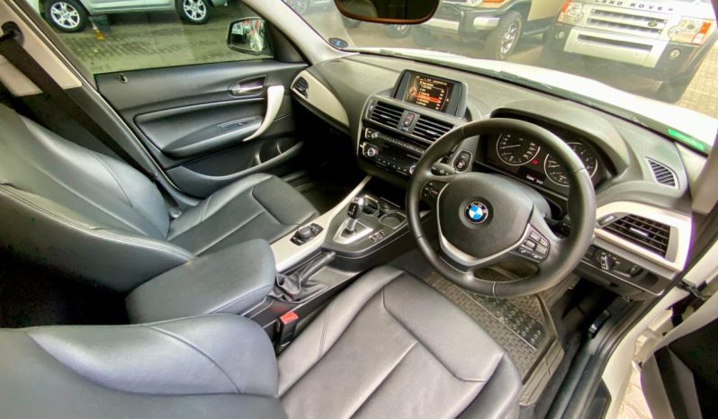 
								BMW 1 Series 5-Door Facelift 120i Steptronic full									