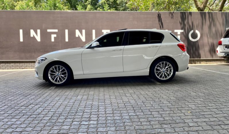 
								BMW 1 Series 5-Door Facelift 120i Steptronic full									