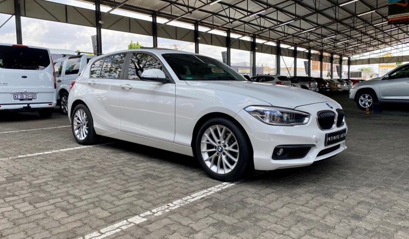 
								BMW 1 Series 5-Door Facelift 120i Steptronic full									