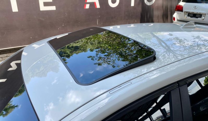 
								BMW 1 Series 5-Door Facelift 120i Steptronic full									
