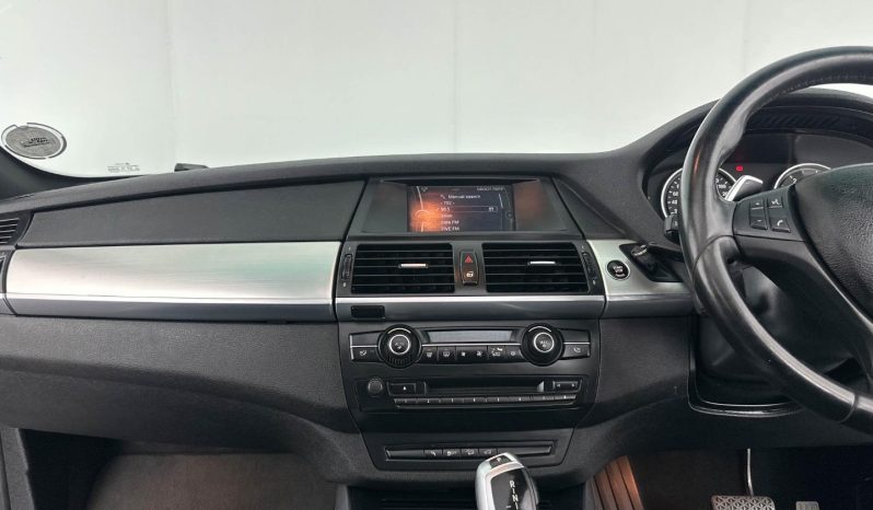 
								BMW X5 M50d Sport Steptronic full									