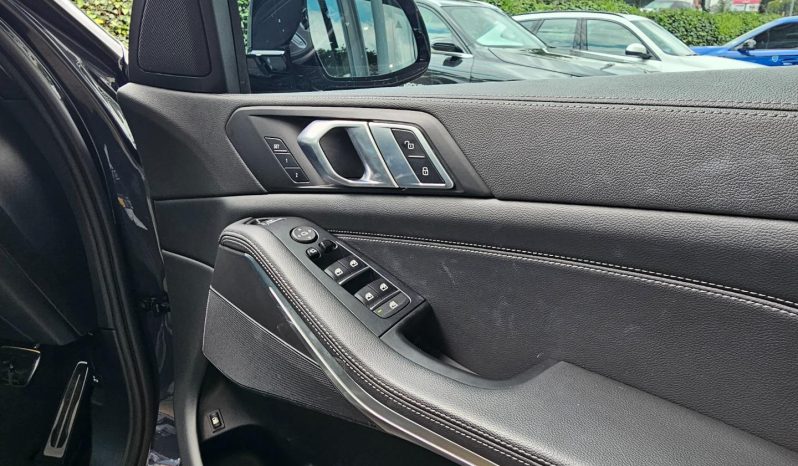 
								BMW X5 Xdrive45e M Sport Steptronic full									
