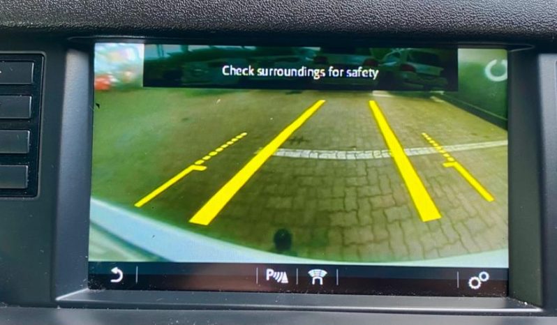 
								Land Rover Discovery Sport 2.0 I4 Diesel Se At full									
