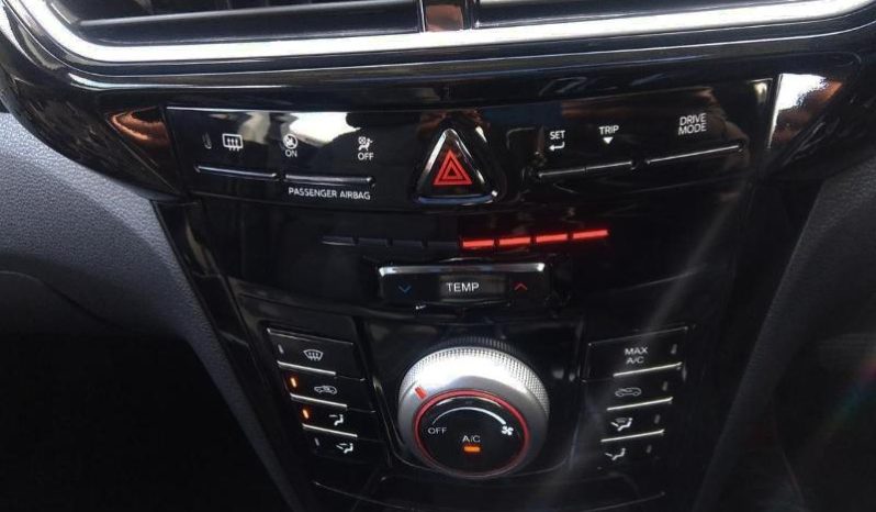 
								Mahindra Xuv3X0 1.2T Mx3 At full									