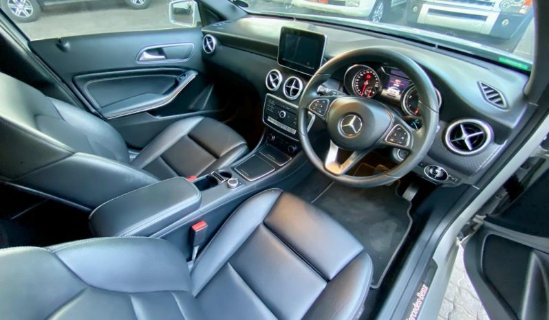 
								Mercedes Benz A-Class A 200 D Style Line 7G-Dct full									