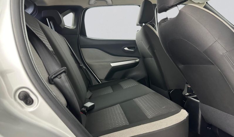 
								Nissan Magnite 1.0 Visia At full									
