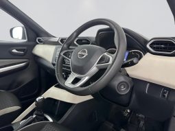 
										Nissan Magnite 1.0 Visia At full									