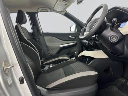 
										Nissan Magnite 1.0 Visia At full									
