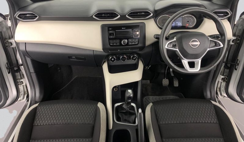 
								Nissan Magnite 1.0 Visia At full									