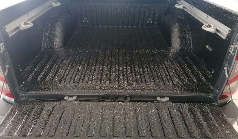 
								Nissan Navara NAVARA 2.5DDTI STEALTH A/T full									