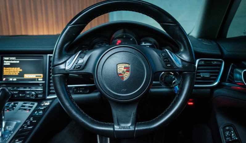 
								Porsche Panamera 3.0 Diesel Tiptronic full									