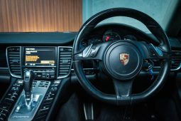 
										Porsche Panamera 3.0 Diesel Tiptronic full									