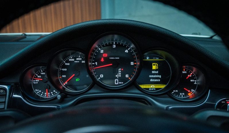 
								Porsche Panamera 3.0 Diesel Tiptronic full									