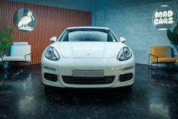 
										Porsche Panamera 3.0 Diesel Tiptronic full									