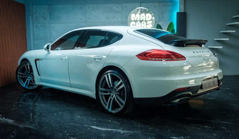 
								Porsche Panamera 3.0 Diesel Tiptronic full									