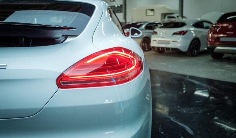 
								Porsche Panamera 3.0 Diesel Tiptronic full									