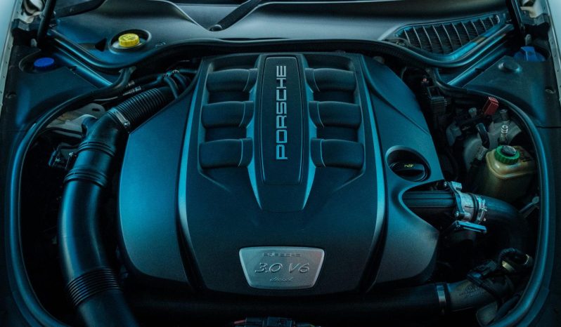 
								Porsche Panamera 3.0 Diesel Tiptronic full									