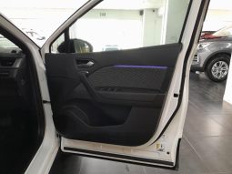 
										Renault Captur 1.3T Iconic full									