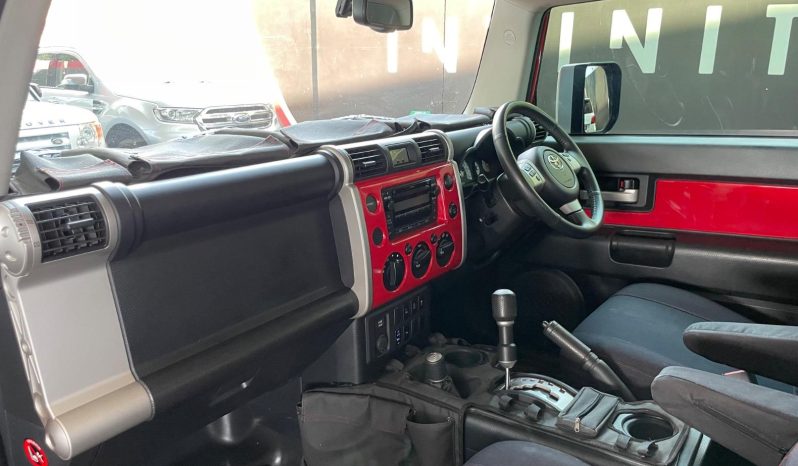 
								Toyota Fj Cruiser 4.0 V6 4X4 At full									