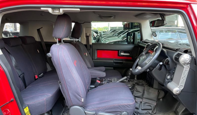 
								Toyota Fj Cruiser 4.0 V6 4X4 At full									