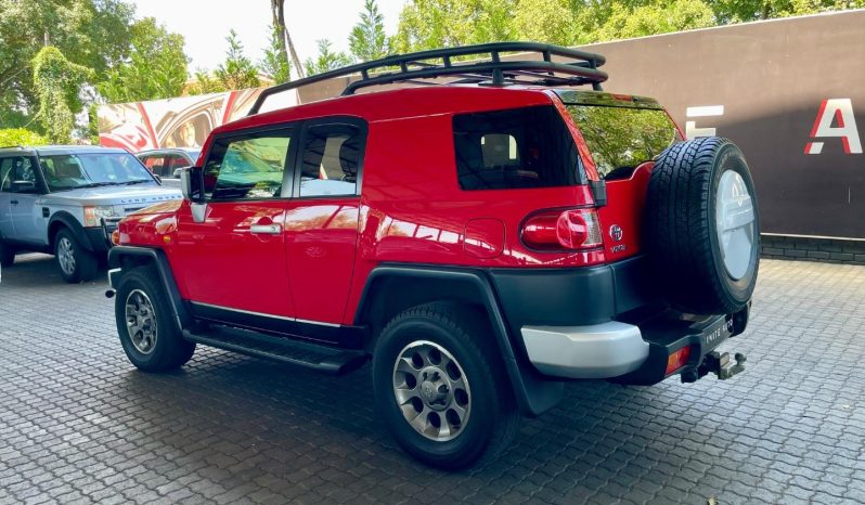 
								Toyota Fj Cruiser 4.0 V6 4X4 At full									
