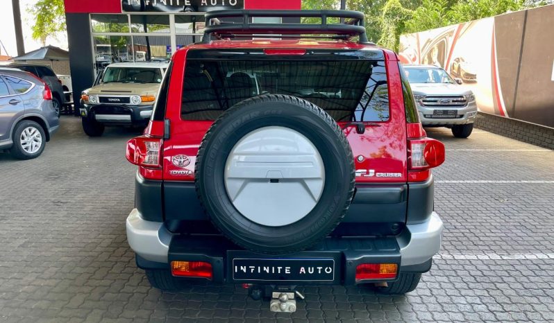 
								Toyota Fj Cruiser 4.0 V6 4X4 At full									