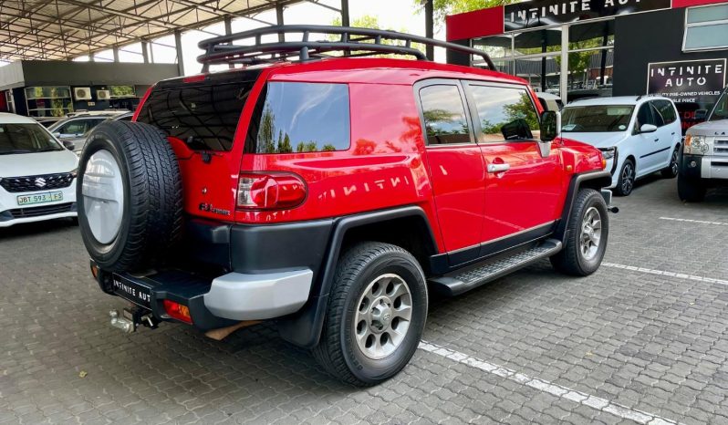 
								Toyota Fj Cruiser 4.0 V6 4X4 At full									