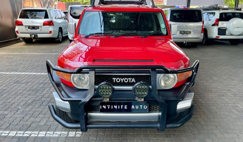 
								Toyota Fj Cruiser 4.0 V6 4X4 At full									